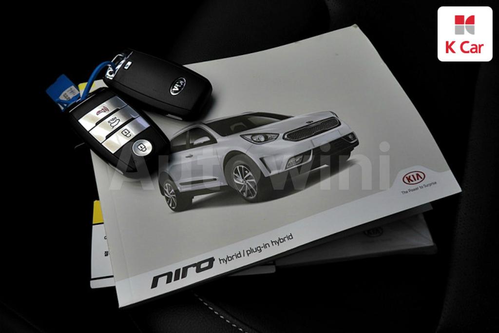2018 KIA NIRO PRESTIGE - 13