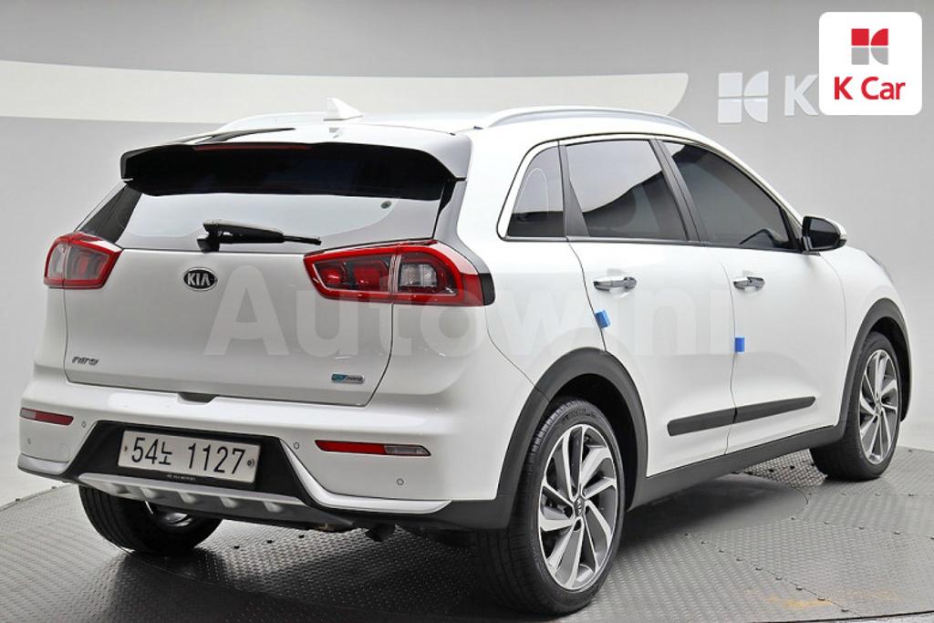 KNACC81CGJA155262 2018 KIA NIRO NOBLESSE-3