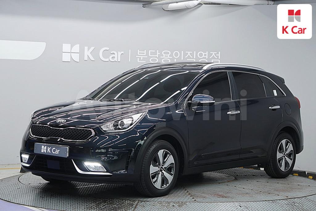 KNACB81CGJA209699 2018 KIA NIRO PRESTIGE-1