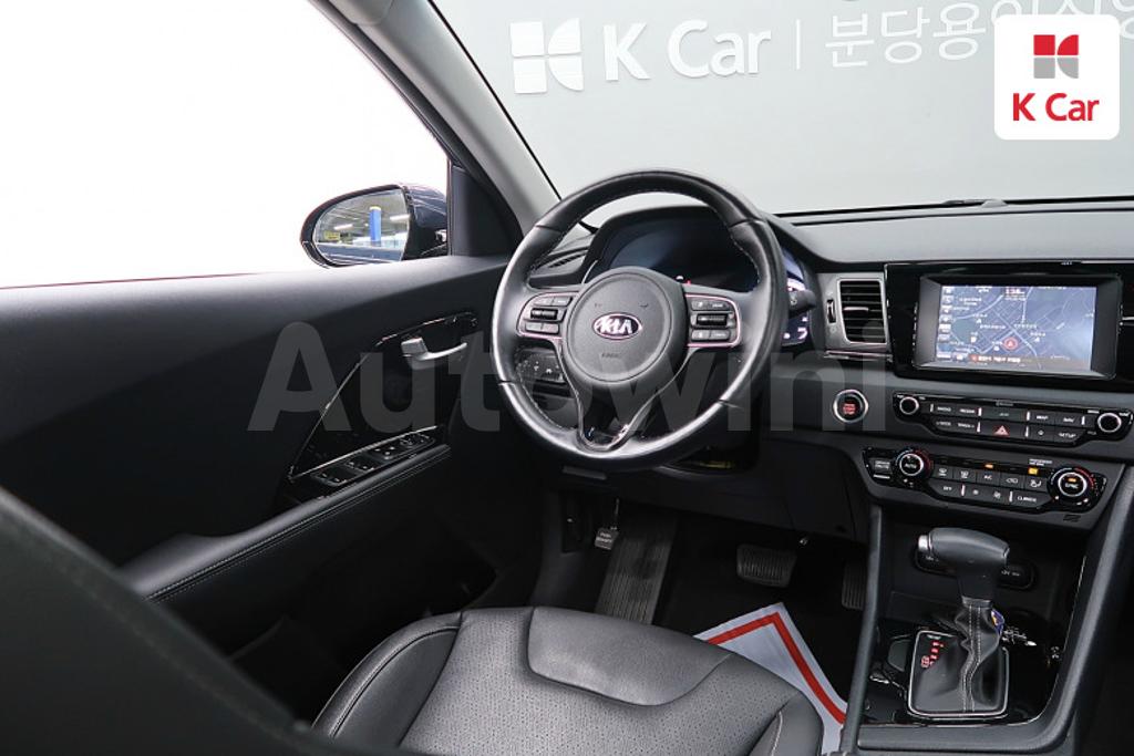 2018 KIA NIRO PRESTIGE - 8