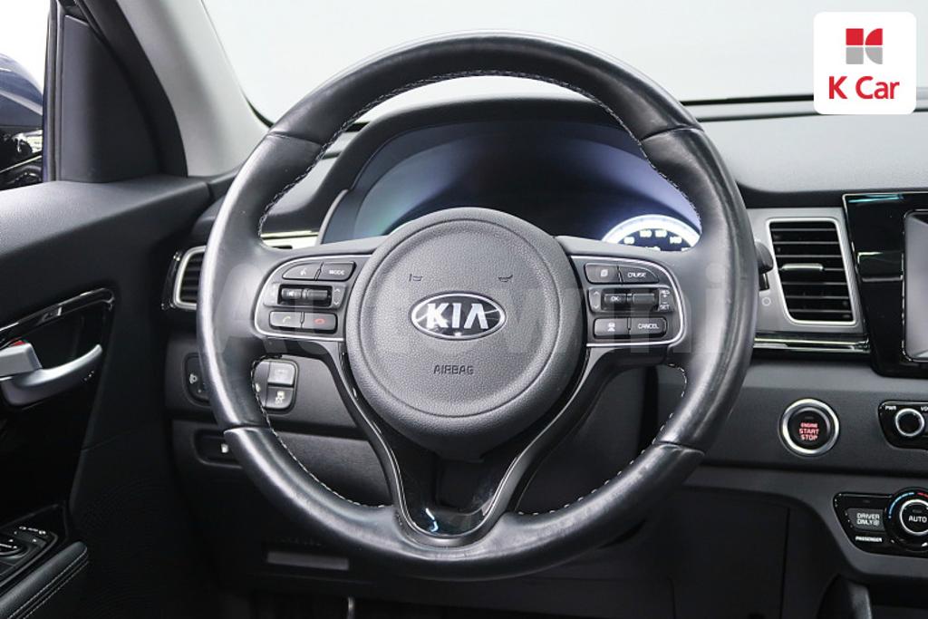 2018 KIA NIRO PRESTIGE - 10