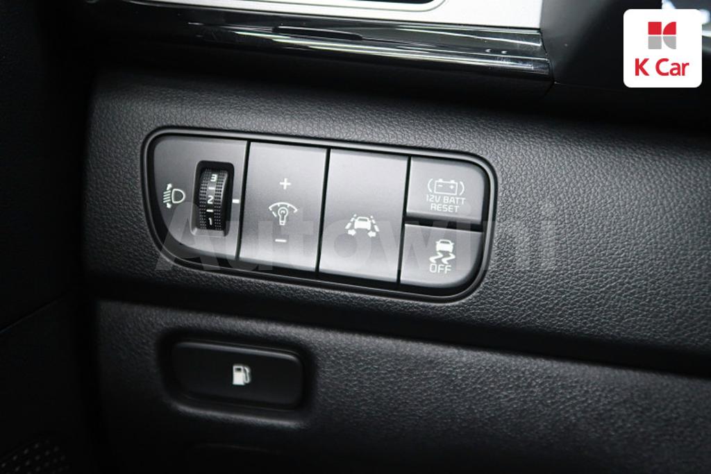 2018 KIA NIRO PRESTIGE - 13