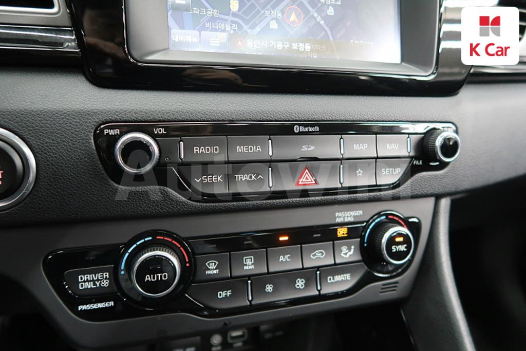 2018 KIA NIRO PRESTIGE - 16