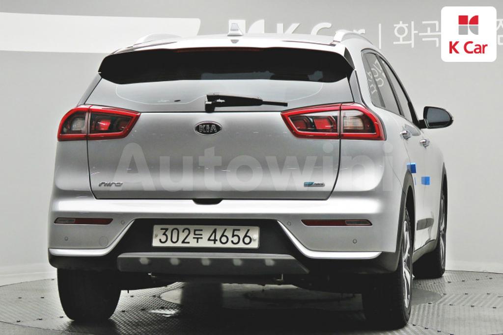 KNACB81CGJA212205 2018 KIA NIRO PRESTIGE-3