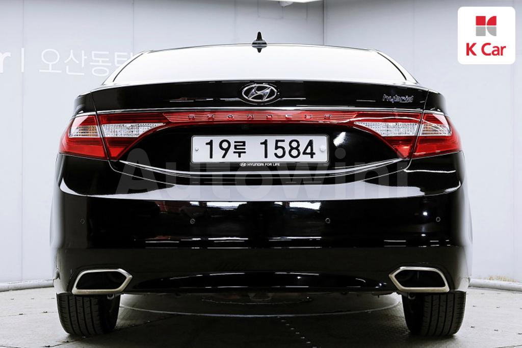KMHFG413BHA028640 2017 HYUNDAI GRANDEUR HG AZERA PREMIUM COLLECTION-3