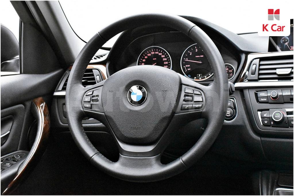 2013 BMW 3 SERIES F30  320I - 13
