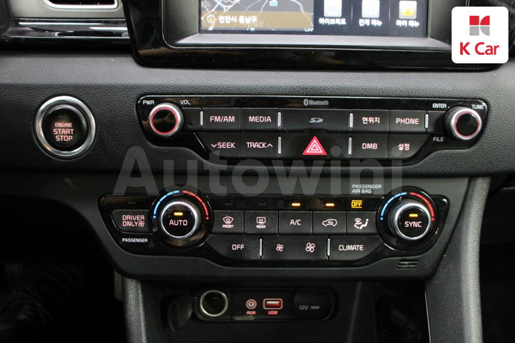 2017 KIA NIRO PRESTIGE - 7