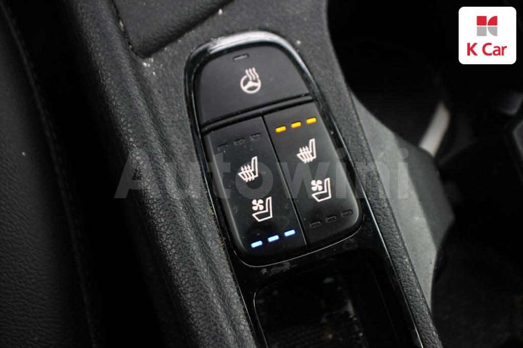 2017 KIA NIRO PRESTIGE - 9