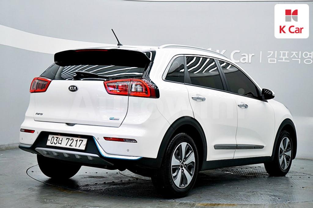 KNACC81DGJA156817 2018 KIA NIRO NOBLESSE-1