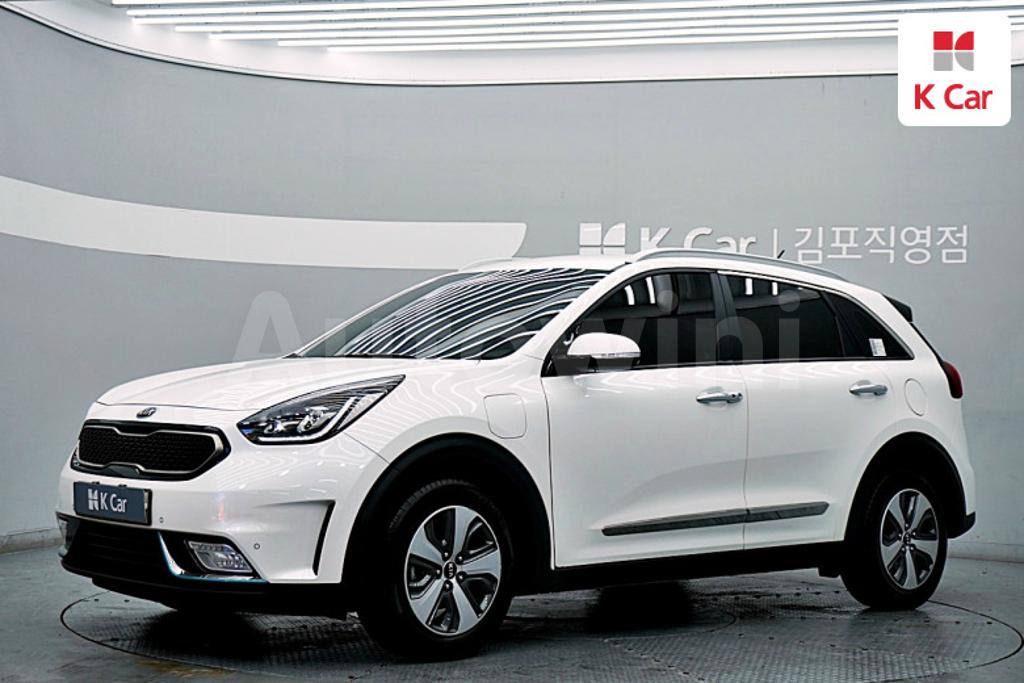 KNACC81DGJA156817 2018 KIA NIRO NOBLESSE-2