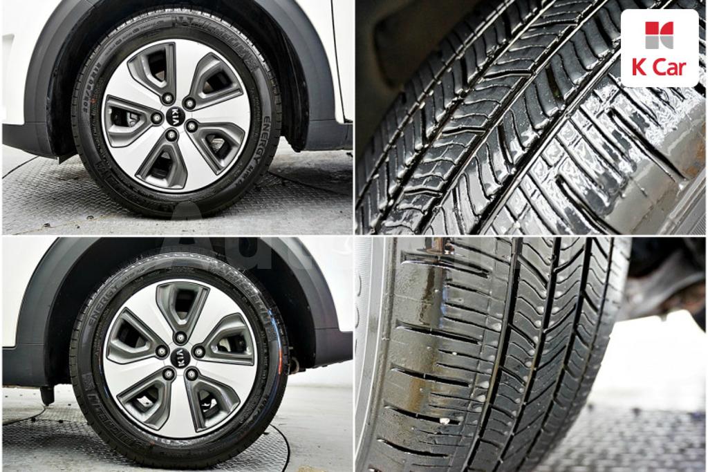 KNACC81DGJA156817 2018 KIA NIRO NOBLESSE-4