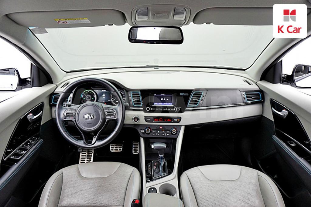 KNACC81DGJA156817 2018 KIA NIRO NOBLESSE-5
