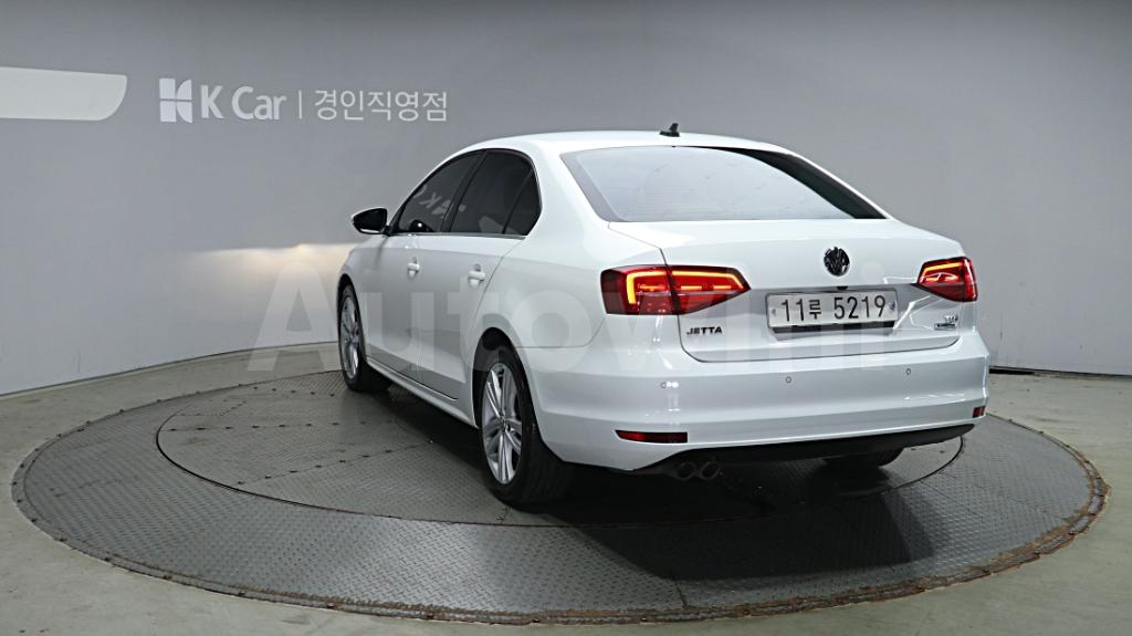 2015 VOLKSWAGEN  JETTA 2.0 TDI BLUE-MOTION PREMIUM - 8