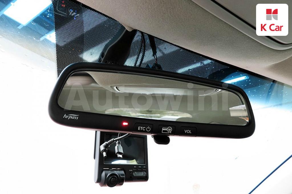 2017 KIA NIRO PRESTIGE - 14