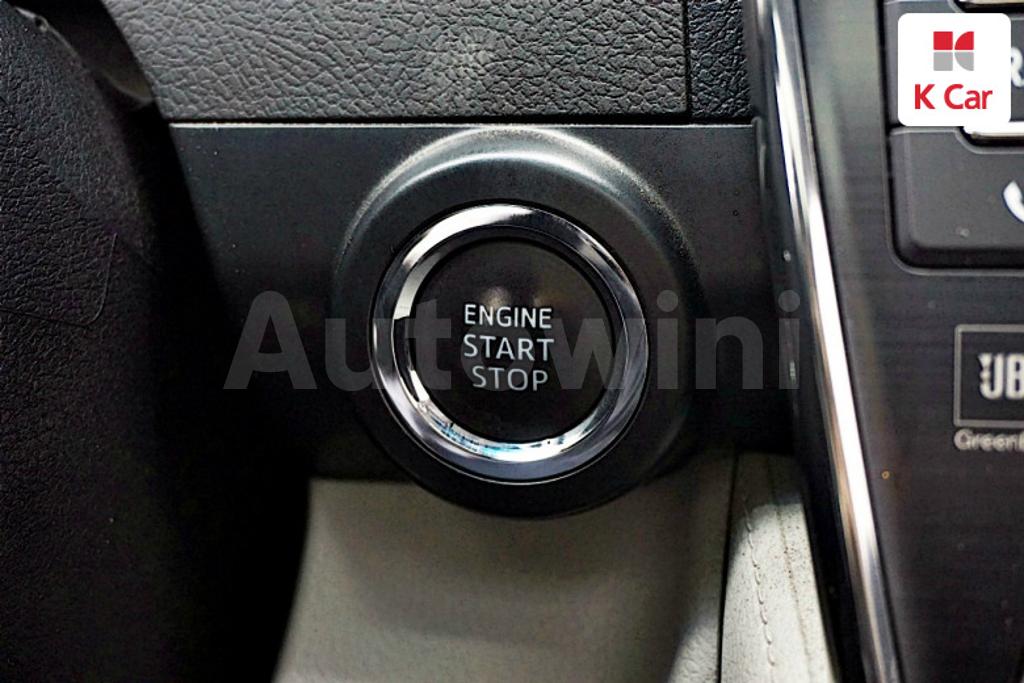 2014 TOYOTA  CAMRY 2.5 XLE - 15