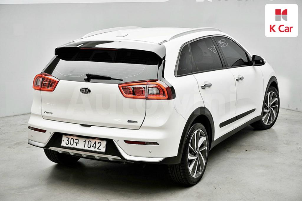 KNACB81CGHA024649 2017 KIA NIRO PRESTIGE-3