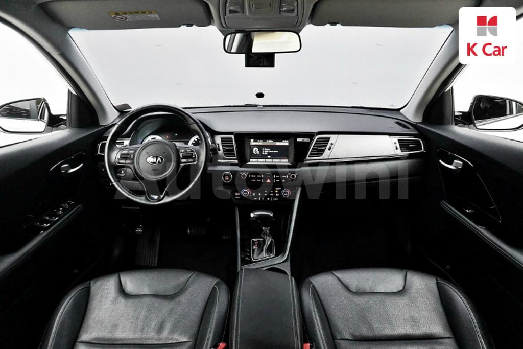 2017 KIA NIRO PRESTIGE - 15