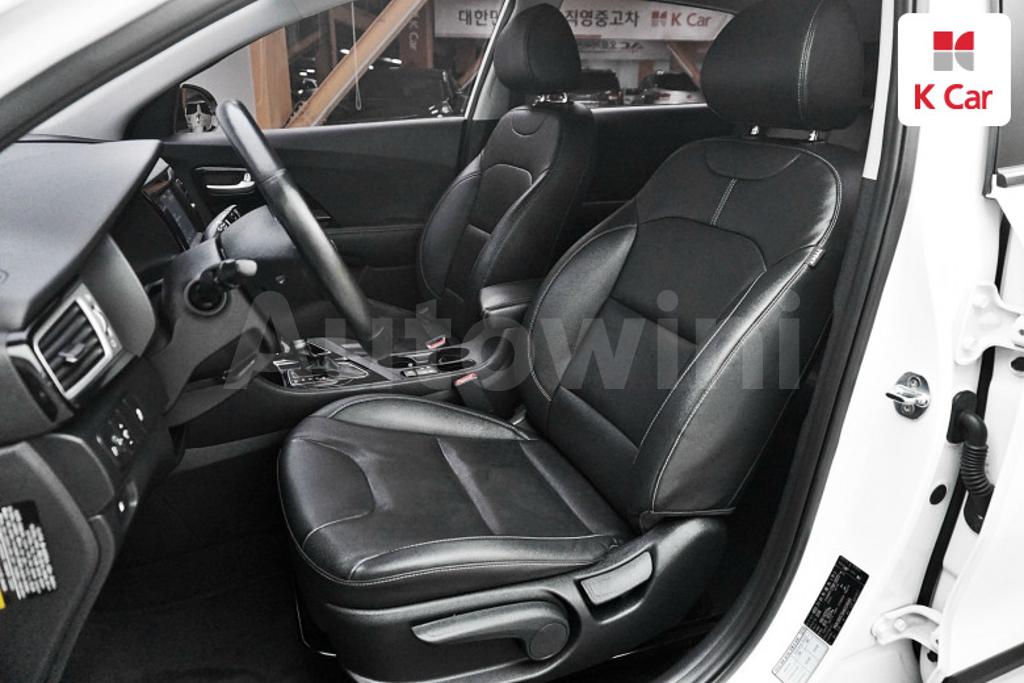 2017 KIA NIRO PRESTIGE - 16