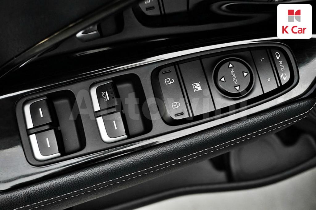 2017 KIA NIRO PRESTIGE - 18