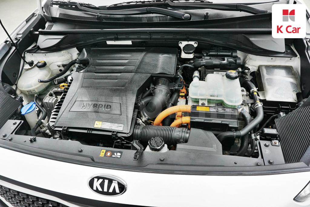 2017 KIA NIRO PRESTIGE - 19