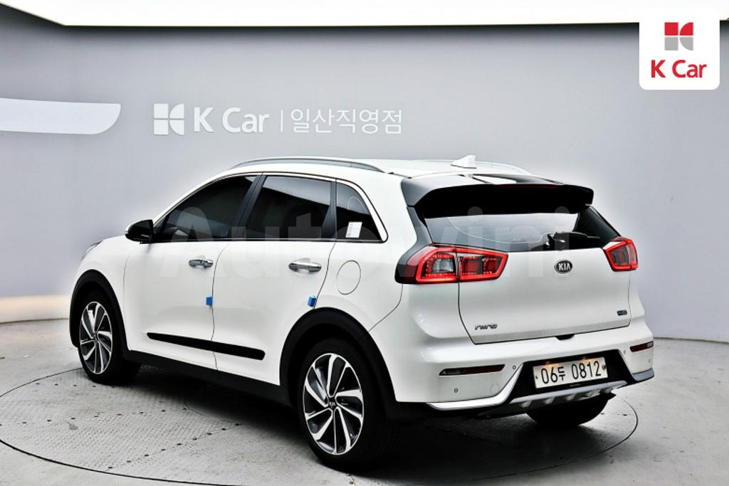 KNACB81CGHA004528 2017 KIA NIRO PRESTIGE-3