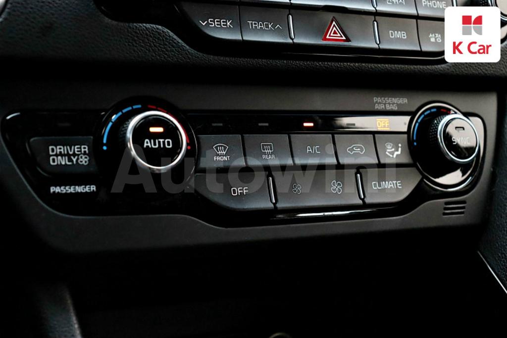 2017 KIA NIRO PRESTIGE - 10