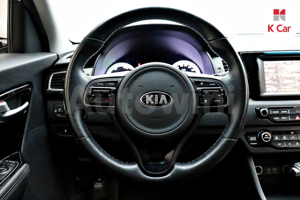 2017 KIA NIRO PRESTIGE - 14