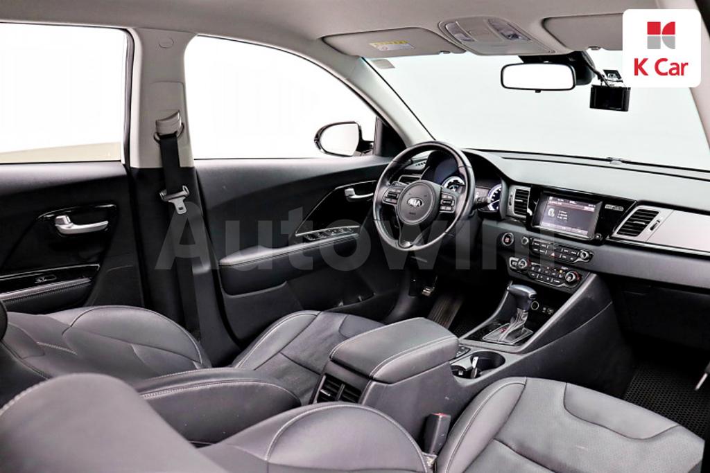 2017 KIA NIRO PRESTIGE - 17