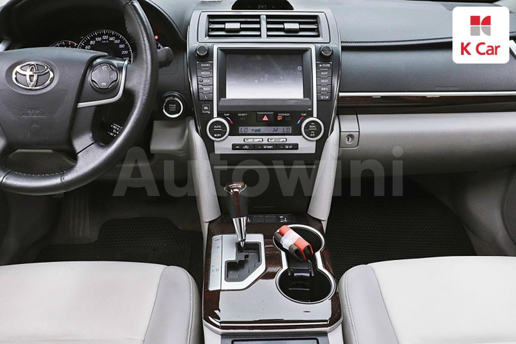 2012 TOYOTA  CAMRY 2.5 XLE - 13