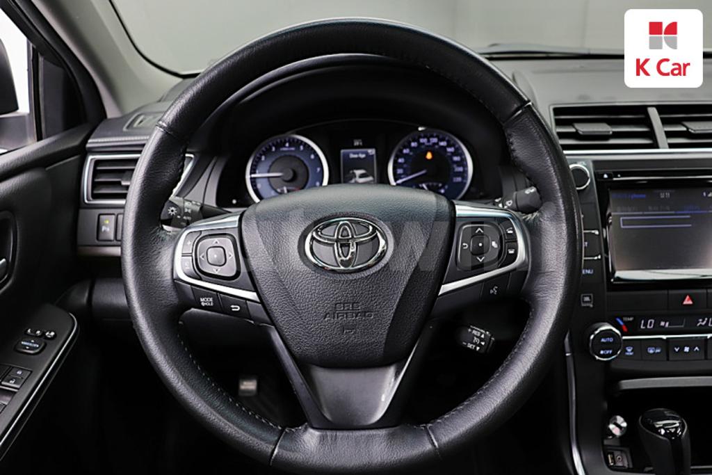 2016 TOYOTA  CAMRY 2.5 XLE - 8