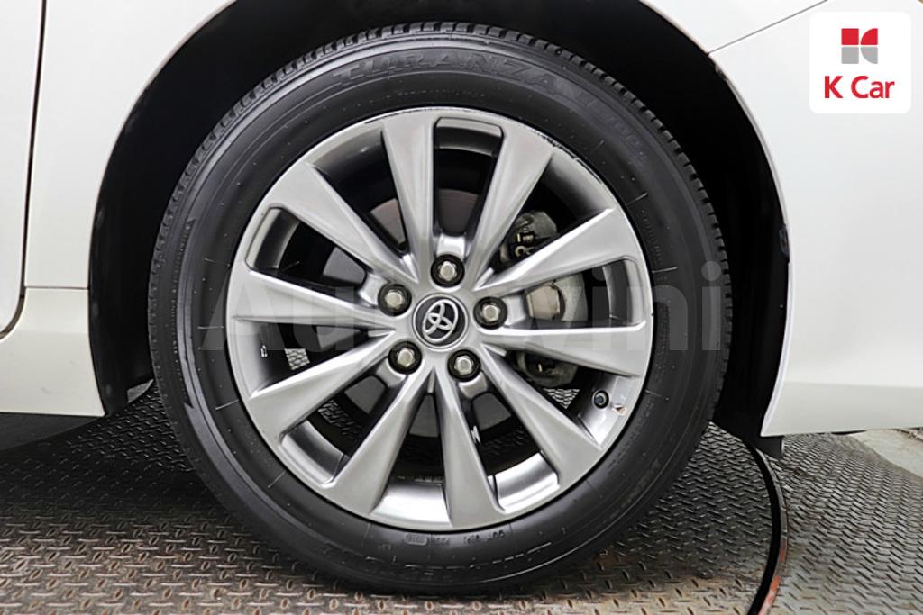 2016 TOYOTA  CAMRY 2.5 XLE - 18