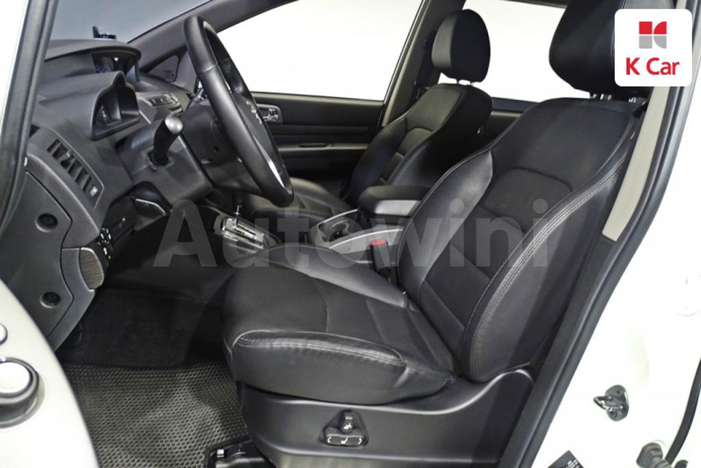 2019 SSANGYONG KORANDO TURISMO 4WD TX 9 SEATS - 9