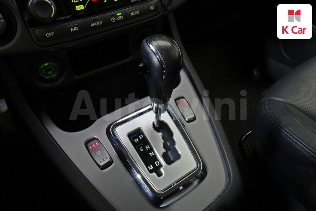 2019 SSANGYONG KORANDO TURISMO 4WD TX 9 SEATS - 17