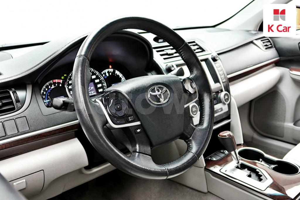 2013 TOYOTA  CAMRY 2.5 XLE - 8