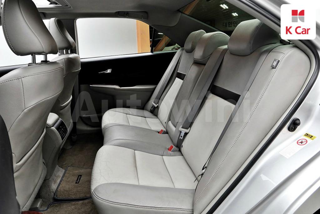 2013 TOYOTA  CAMRY 2.5 XLE - 16