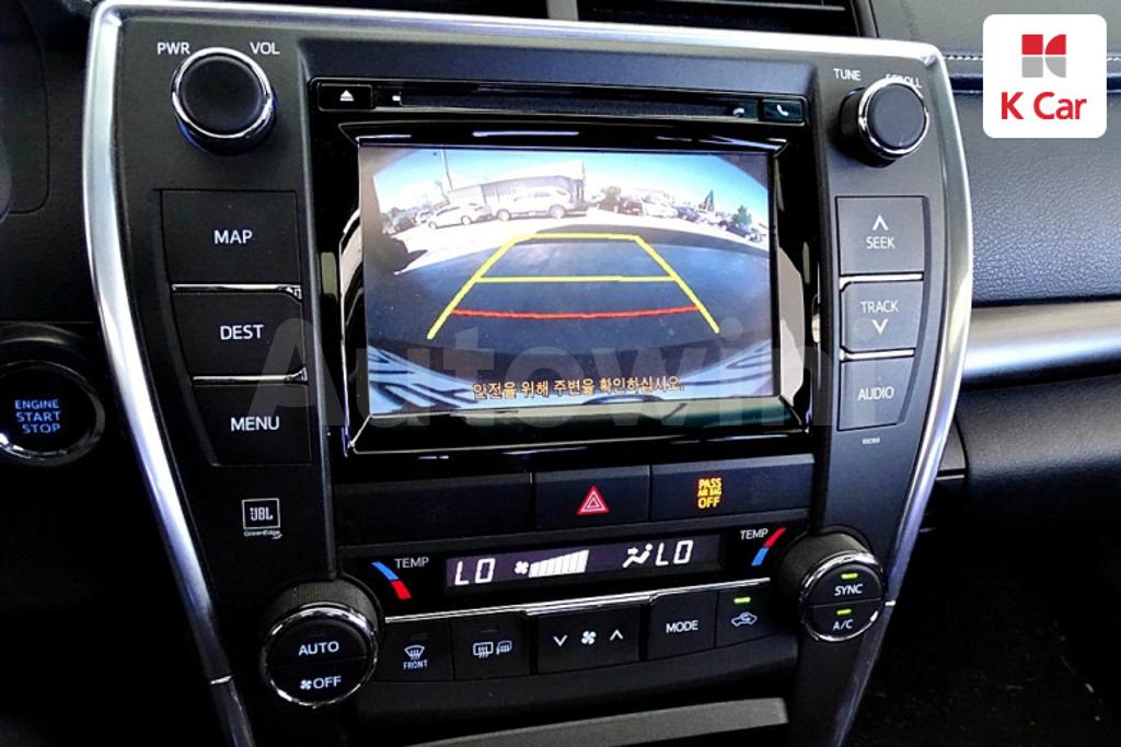2015 TOYOTA  CAMRY 2.5 XLE - 8