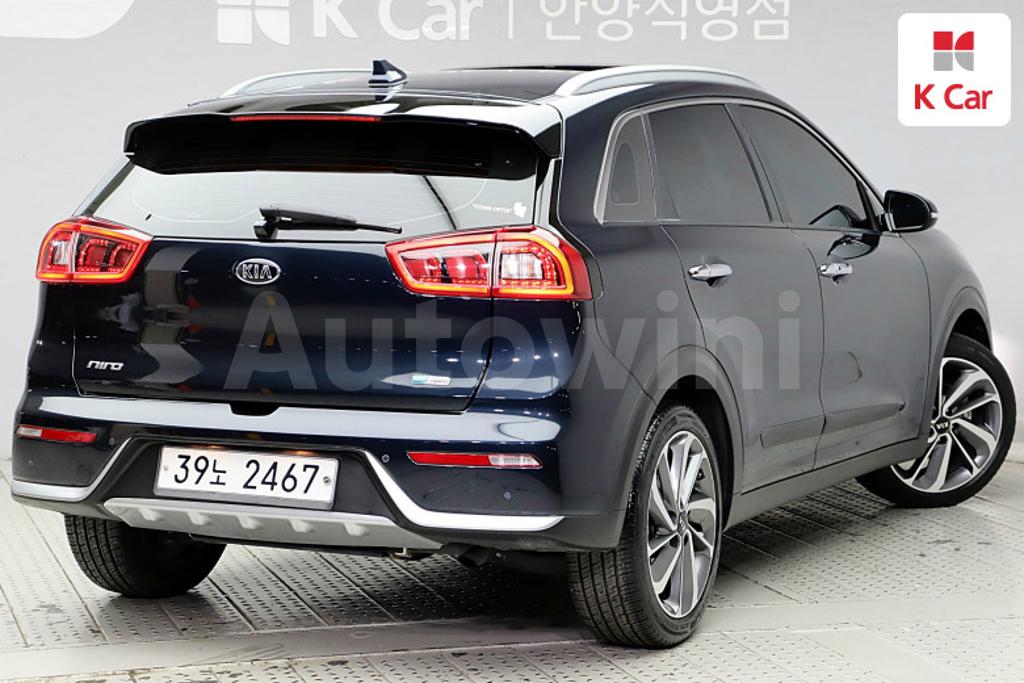 KNACC81CGJA201406 2018 KIA NIRO NOBLESSE-1