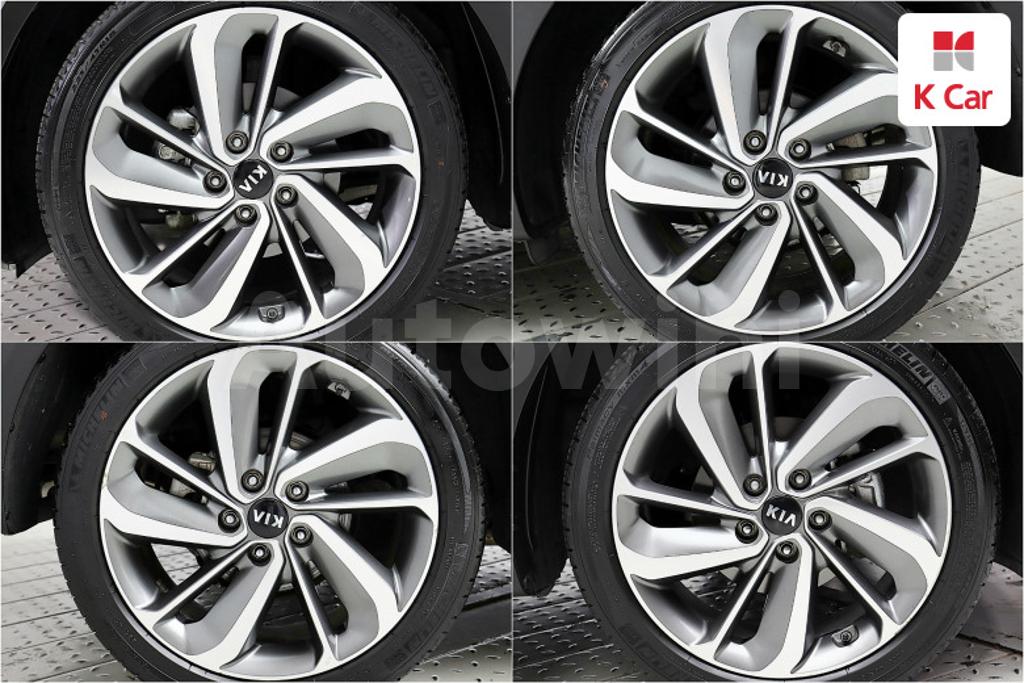KNACC81CGJA201406 2018 KIA NIRO NOBLESSE-4
