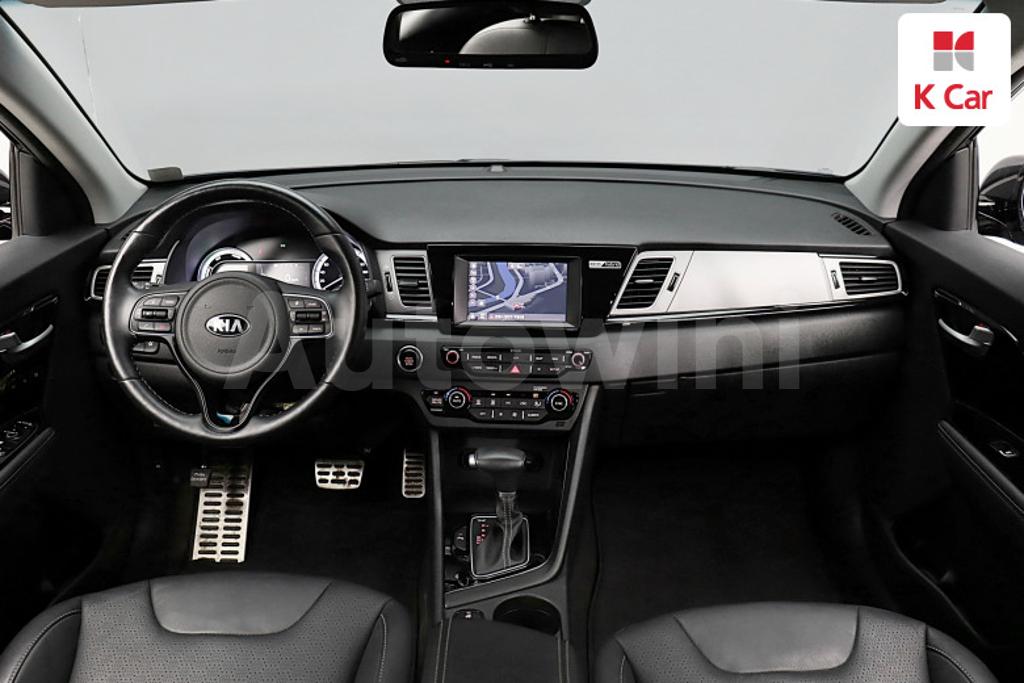 KNACC81CGJA201406 2018 KIA NIRO NOBLESSE-5