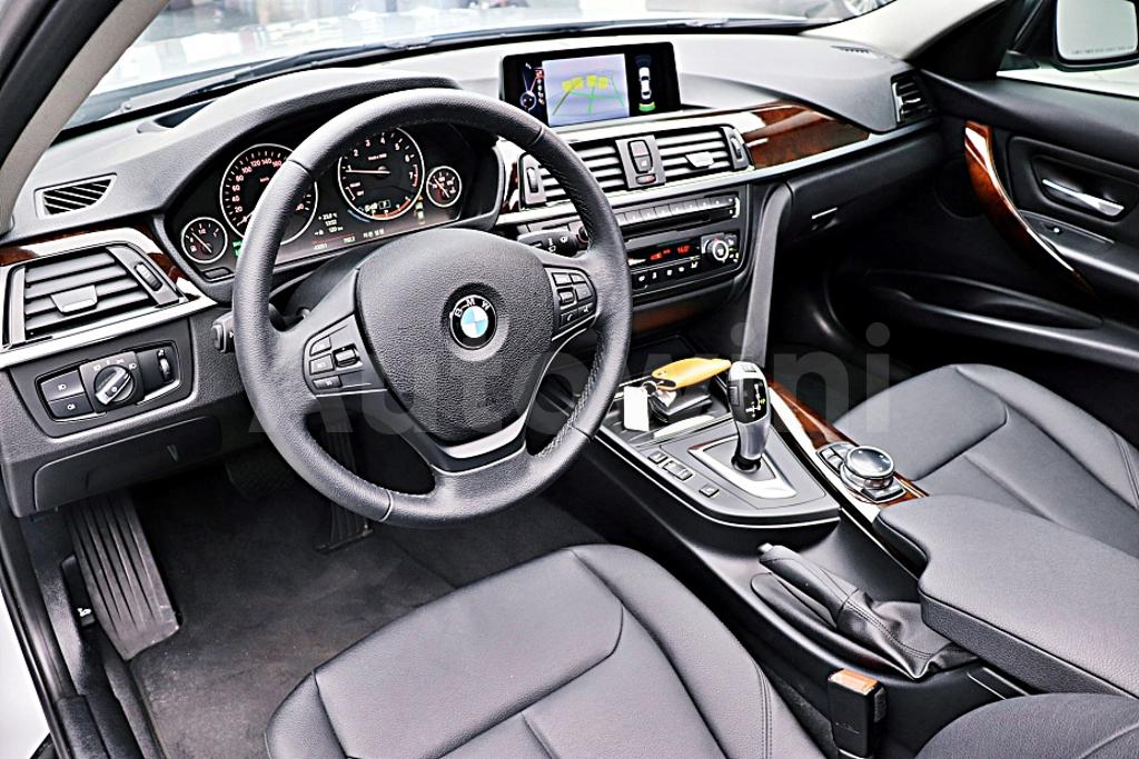 2014 BMW 3 SERIES F30  320I - 23