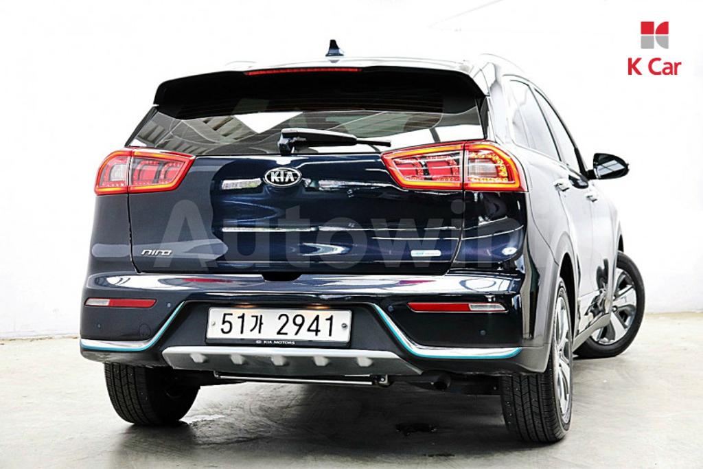 KNACC81DGJA215473 2018 KIA NIRO NOBLESSE-3