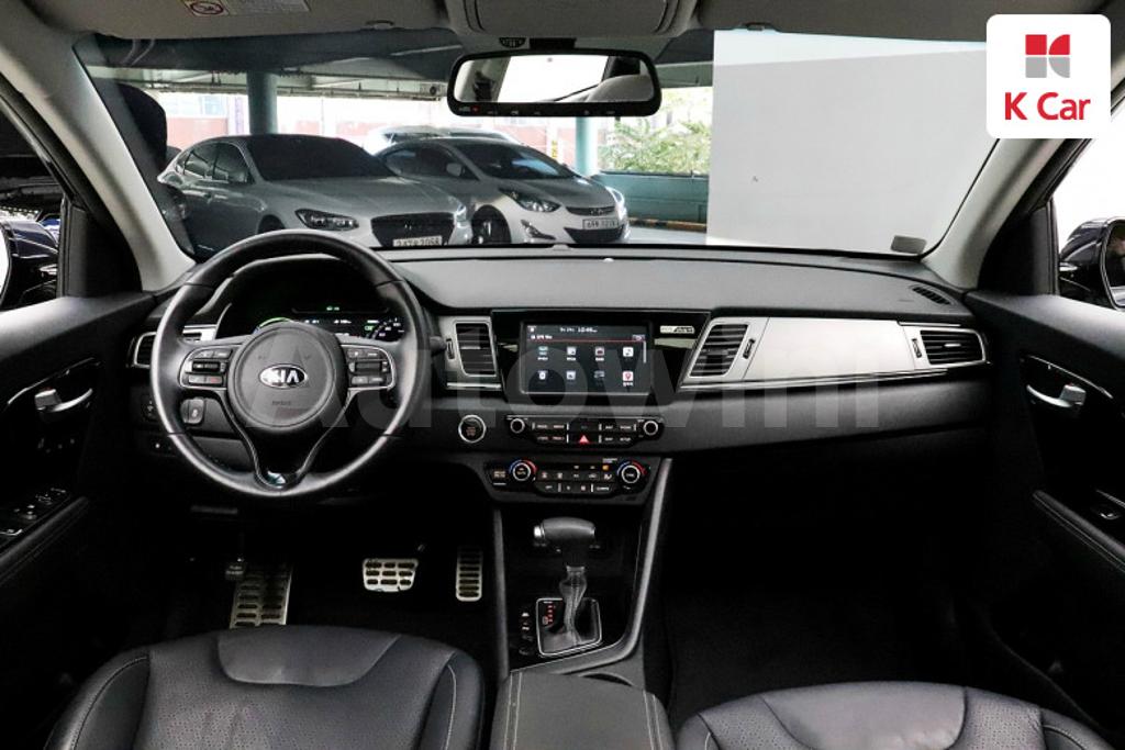 KNACC81DGJA215473 2018 KIA NIRO NOBLESSE-4