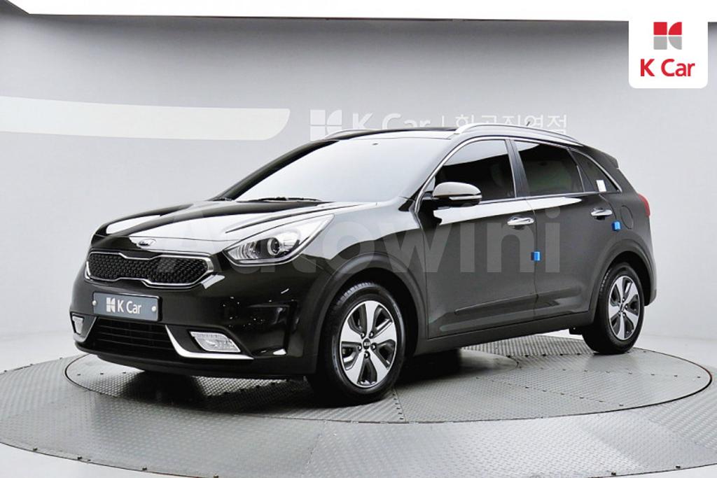 KNACB81CGHA063397 2017 KIA NIRO PRESTIGE-0