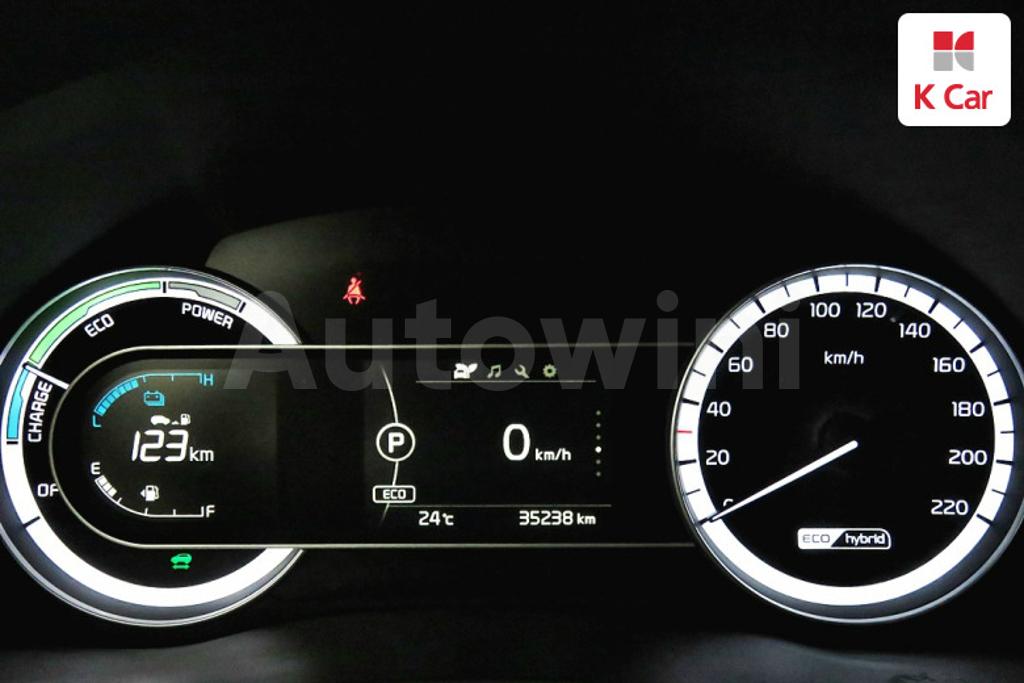 KNACB81CGHA063397 2017 KIA NIRO PRESTIGE-5