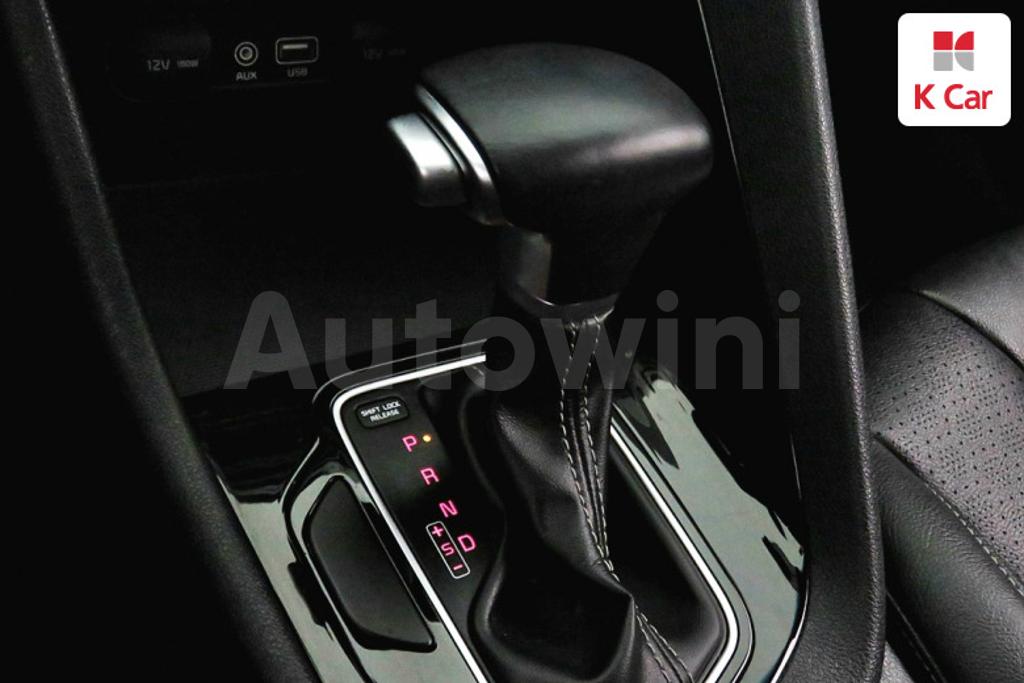 2017 KIA NIRO PRESTIGE - 7