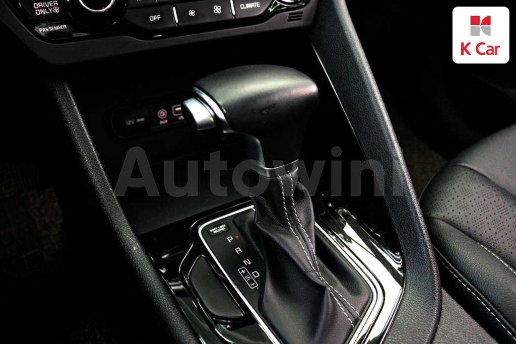 2018 KIA NIRO PRESTIGE - 7