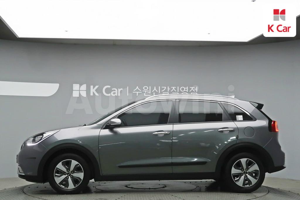 KNACB81CGJA164862 2018 KIA NIRO PRESTIGE-2
