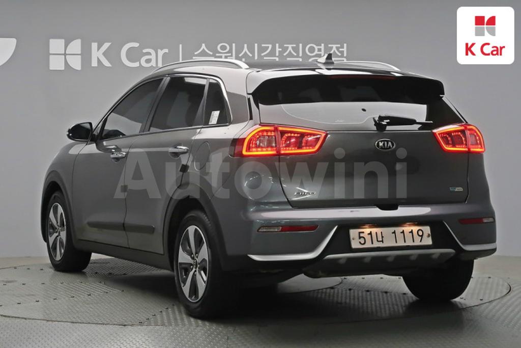 KNACB81CGJA164862 2018 KIA NIRO PRESTIGE-3