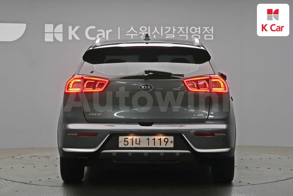 KNACB81CGJA164862 2018 KIA NIRO PRESTIGE-4