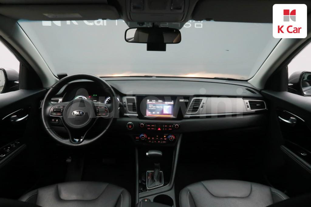 KNACB81CGJA164862 2018 KIA NIRO PRESTIGE-5
